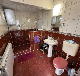 Casa, 9 rooms, 437 mp Bucuresti/Bucurestii Noi