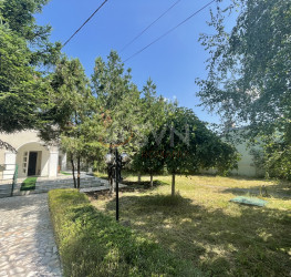Casa, 9 rooms, 450 mp Bucuresti/Bucurestii Noi