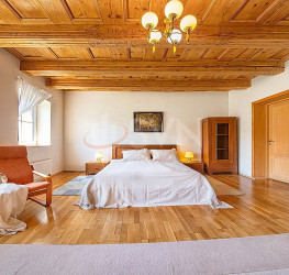 Casa, 9 rooms, 467 mp Brasov/Centru