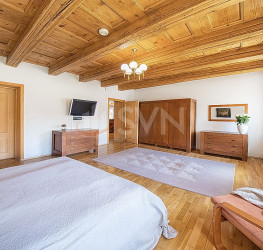 Casa, 9 rooms, 467 mp Brasov/Centru