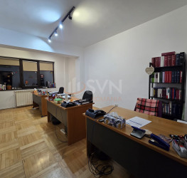 Casa, 9 rooms, 485 mp Bucuresti/Domenii