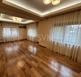 Casa, 9 rooms, 550 mp Bucuresti/Pipera