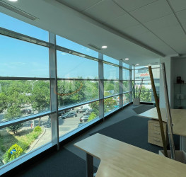 Spatiu comercial cu loc parcare exterior inclus Bucuresti/Aviatiei
