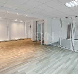 Spatiu comercial cu loc parcare exterior inclus Brasov/Bartolomeu