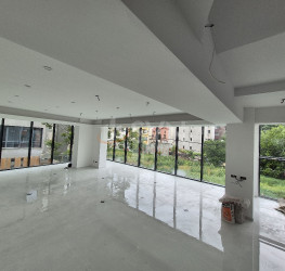 Spatiu comercial cu loc parcare exterior inclus Bucuresti/Herastrau