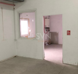 Spatiu comercial cu loc parcare exterior inclus Prahova/Malu Rosu