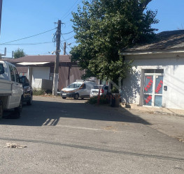 Spatiu comercial cu loc parcare exterior inclus Prahova/Malu Rosu