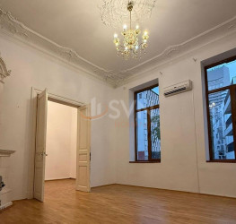 Spatiu comercial cu loc parcare exterior inclus Bucuresti/Universitate (s2)