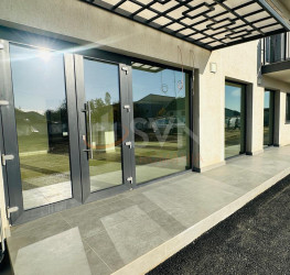 Spatiu comercial cu loc parcare exterior inclus Ilfov/Balotesti