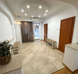 Spatiu comercial cu loc parcare exterior inclus Bucuresti/Primaverii