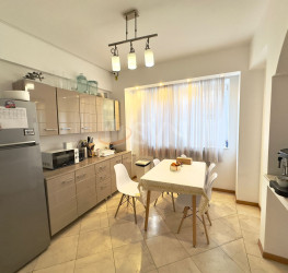 Spatiu comercial cu loc parcare exterior inclus Bucuresti/Primaverii