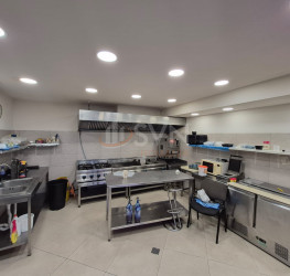 Spatiu comercial cu loc parcare exterior inclus Bucuresti/Uverturii