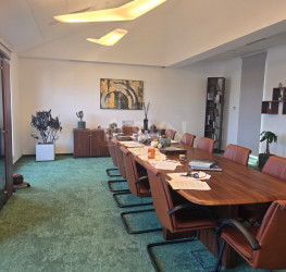 Spatiu comercial cu loc parcare exterior inclus Bucuresti/P-ta Presei Libere