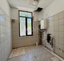 Spatiu comercial cu loc parcare exterior inclus Bucuresti/Cismigiu