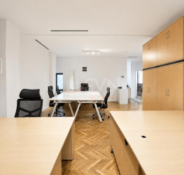 Spatiu comercial cu loc parcare exterior inclus Bucuresti/P-ta Victoriei