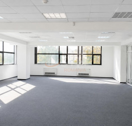 Spatiu comercial cu loc parcare exterior inclus Bucuresti/P-ta Presei Libere