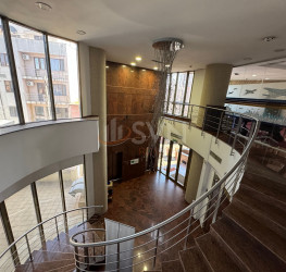 Spatiu comercial cu loc parcare subteran inclus Bucuresti/Victoriei