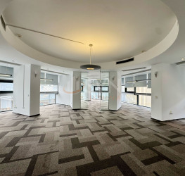 Spatiu comercial cu loc parcare subteran inclus Bucuresti/Universitate