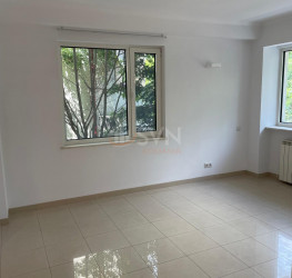 Spatiu comercial cu loc parcare subteran inclus Bucuresti/Primaverii