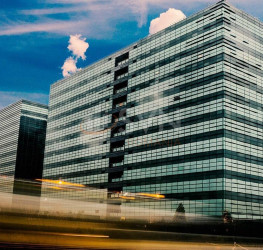 Spatiu comercial cu loc parcare subteran inclus Bucuresti/Pipera