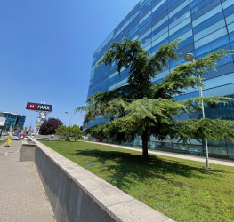Spatiu comercial cu loc parcare subteran inclus Bucuresti/Pipera