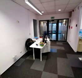 Spatiu comercial cu loc parcare subteran inclus Bucuresti/Universitate