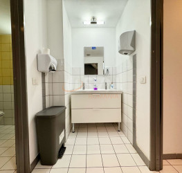 Spatiu comercial cu loc parcare subteran inclus Bucuresti/Universitate