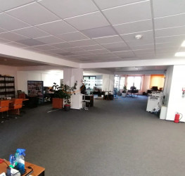 Spatiu comercial cu loc parcare subteran inclus Bucuresti/Polona
