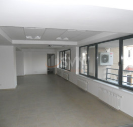 Spatiu comercial with outdoor parking included Bucuresti/Titulescu