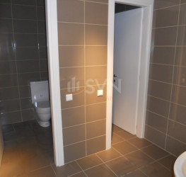 Spatiu comercial with outdoor parking included Bucuresti/Titulescu
