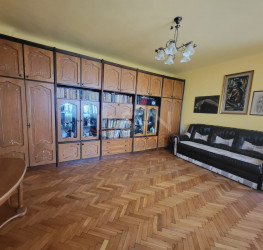 Spatiu comercial with outdoor parking included Bucuresti/Crangasi