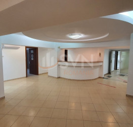 Spatiu comercial with outdoor parking included Bucuresti/Piata Unirii (s3)