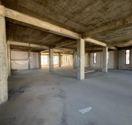 Spatiu comercial with outdoor parking included Ilfov/Tunari