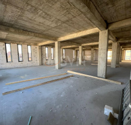 Spatiu comercial with outdoor parking included Ilfov/Tunari