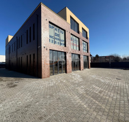 Spatiu comercial with outdoor parking included Ilfov/Tunari