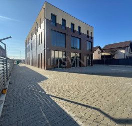 Spatiu comercial with outdoor parking included Ilfov/Tunari