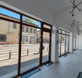 Spatiu comercial with outdoor parking included Bucuresti/Dacia