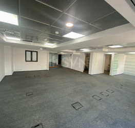 Spatiu comercial with outdoor parking included Bucuresti/Piata Victoriei