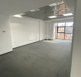 Spatiu comercial with outdoor parking included Bucuresti/Piata Victoriei