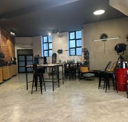 Spatiu comercial with outdoor parking included Bucuresti/Piata Universitatii