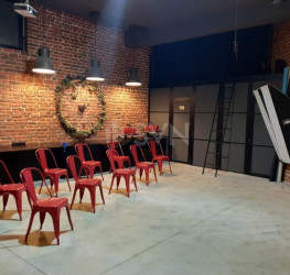 Spatiu comercial with outdoor parking included Bucuresti/Piata Universitatii