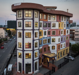 Spatiu comercial with outdoor parking included Bucuresti/Aviatiei