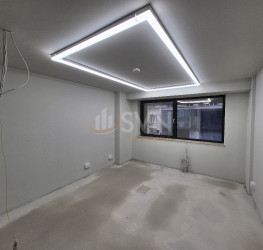 Spatiu comercial with outdoor parking included Bucuresti/Calea Victoriei