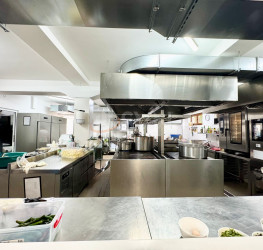 Spatiu comercial with outdoor parking included Bucuresti/Floreasca