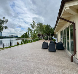 Spatiu comercial with outdoor parking included Bucuresti/Floreasca