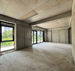 Spatiu comercial with outdoor parking included Bucuresti/Pipera