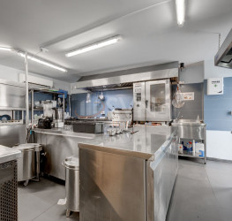 Spatiu comercial with outdoor parking included Ilfov/Voluntari