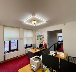 Spatiu comercial with outdoor parking included Bucuresti/Tineretului