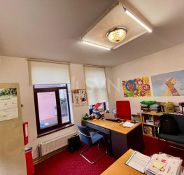Spatiu comercial with outdoor parking included Bucuresti/Tineretului