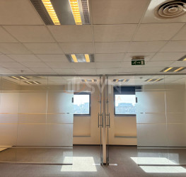 Spatiu comercial with outdoor parking included Bucuresti/Grozavesti